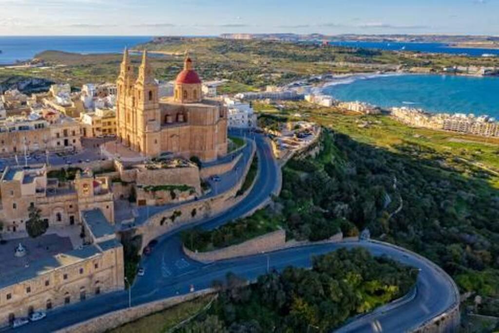 Seaside Serenity - A Lovely Apartment With Views Mellieħa Extérieur photo