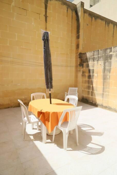 Seaside Serenity - A Lovely Apartment With Views Mellieħa Extérieur photo